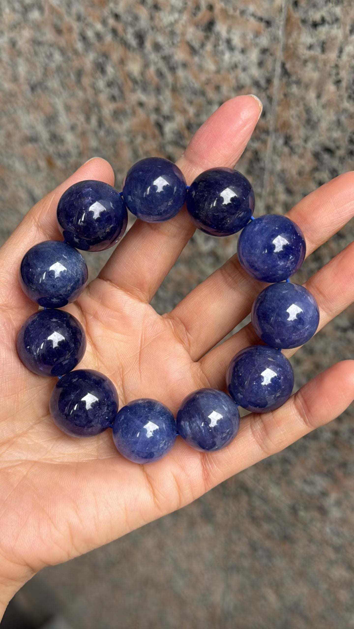 Blue tanzanite beaded bracelet